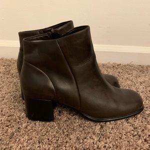 White Mountain Block Heel Booties in Brown, size 8